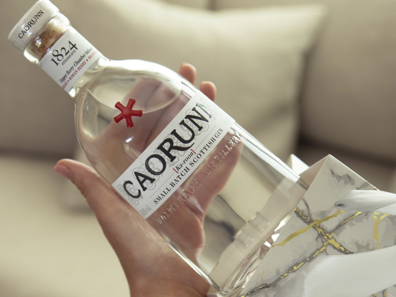 Gifting Gin Caorunn classic 