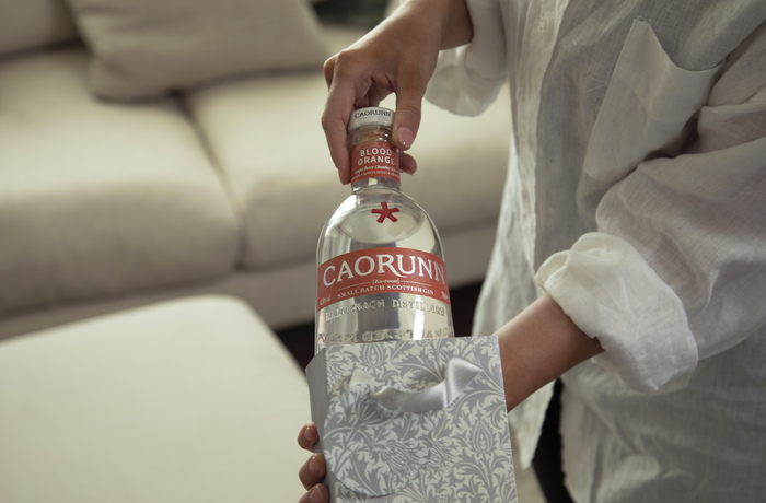 Gifting Gin Caorunn blood orange