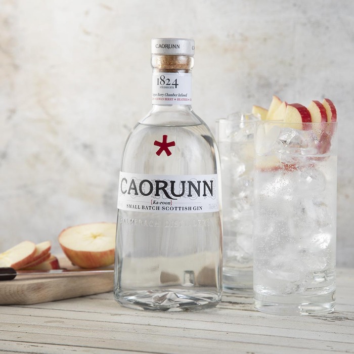 Caorunn serve with apples
